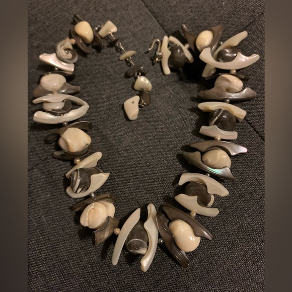 Unique, Shell Necklace - Picture 2 of 3